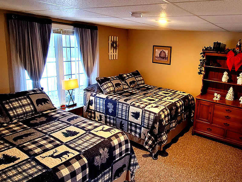 Bear Rock Suites - Best Colebrook NH Motel near Dixville Notch